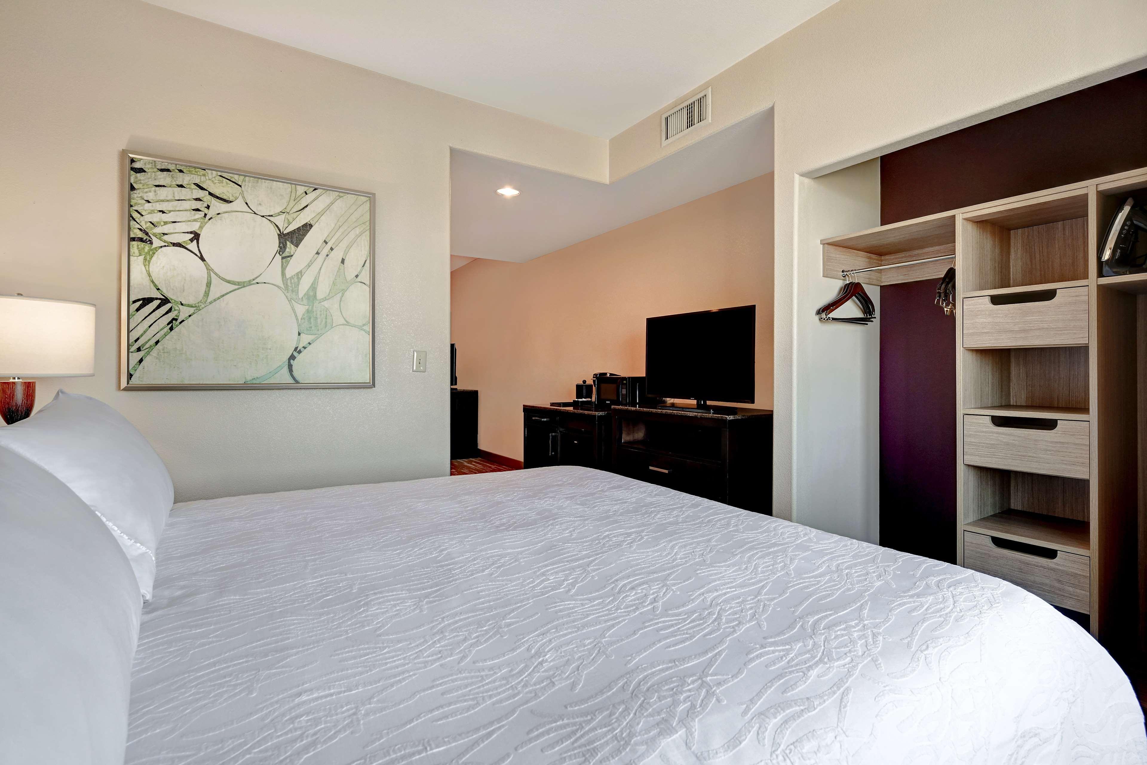 Hilton Garden Inn San Bernardino Zewnętrze zdjęcie