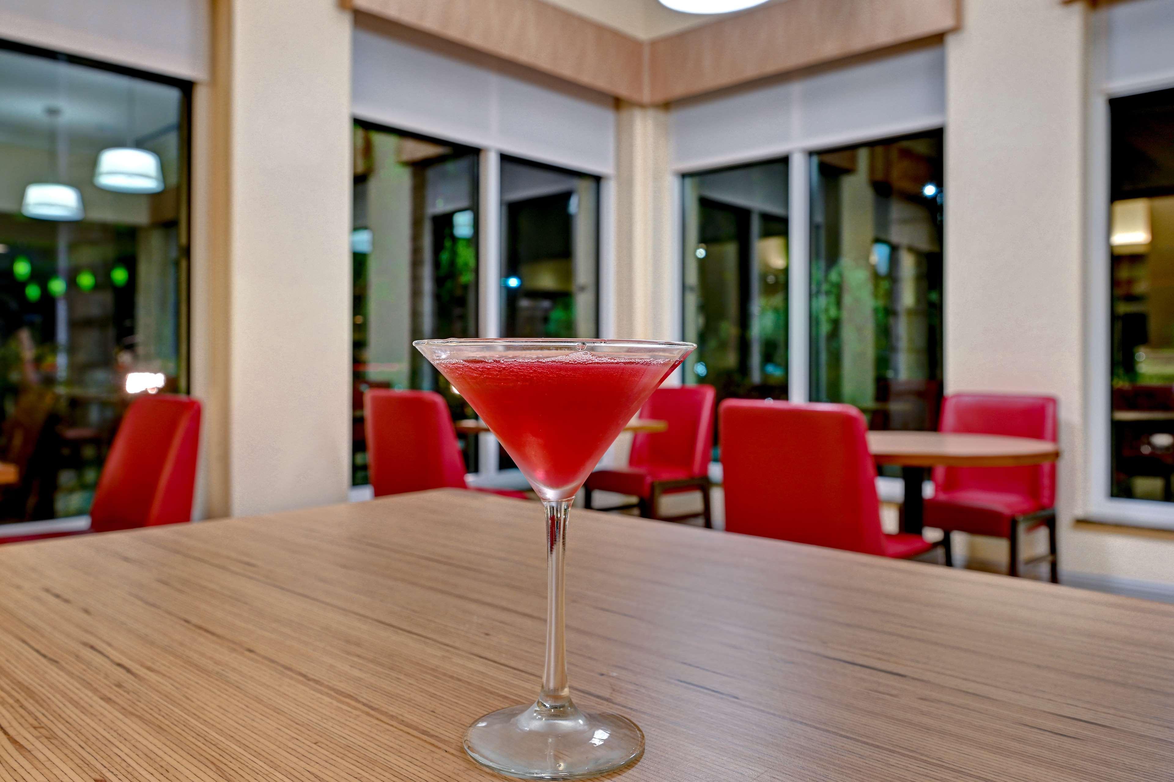 Hilton Garden Inn San Bernardino Zewnętrze zdjęcie