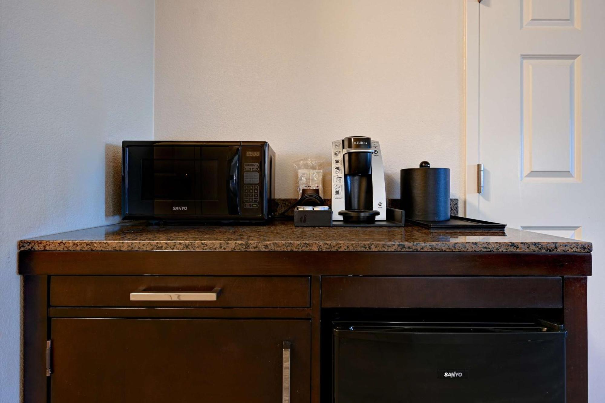 Hilton Garden Inn San Bernardino Zewnętrze zdjęcie