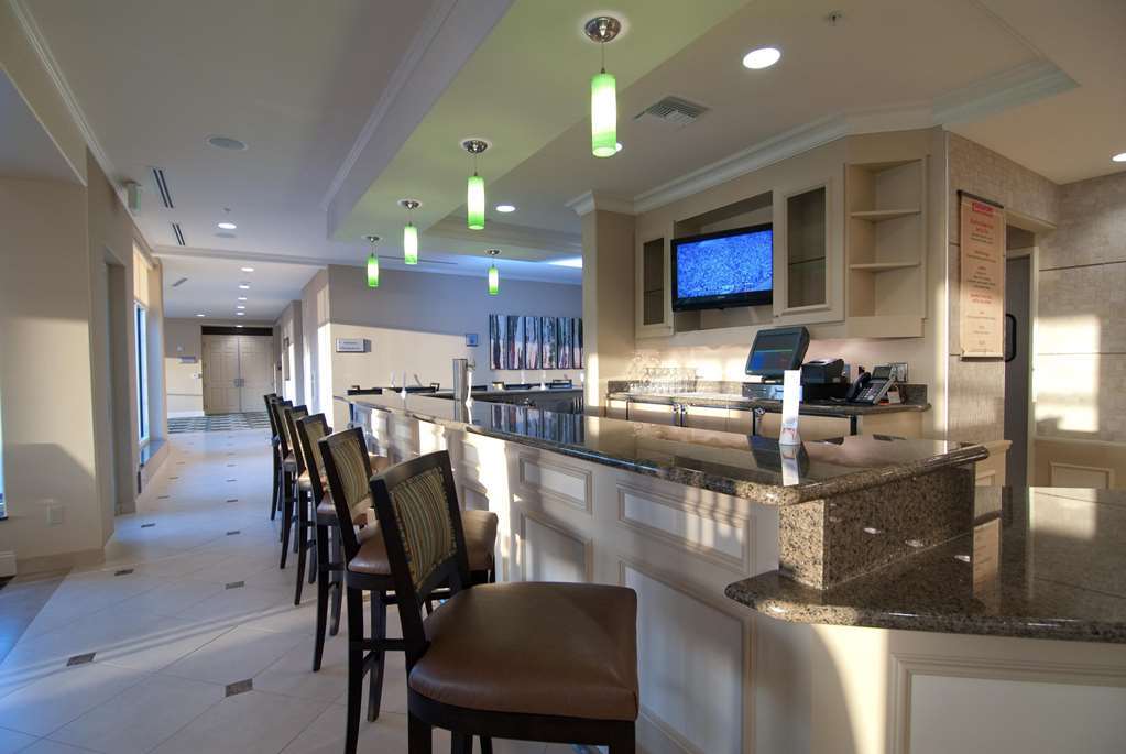 Hilton Garden Inn San Bernardino Restauracja zdjęcie